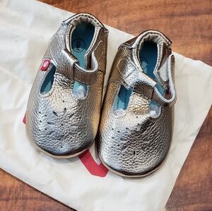 Zutano NWT gold leather shoes, size 12-18 months